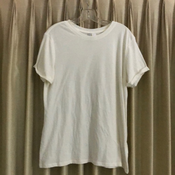 ✌🏽H&M Divided Basic Tee - Picture 4 of 4